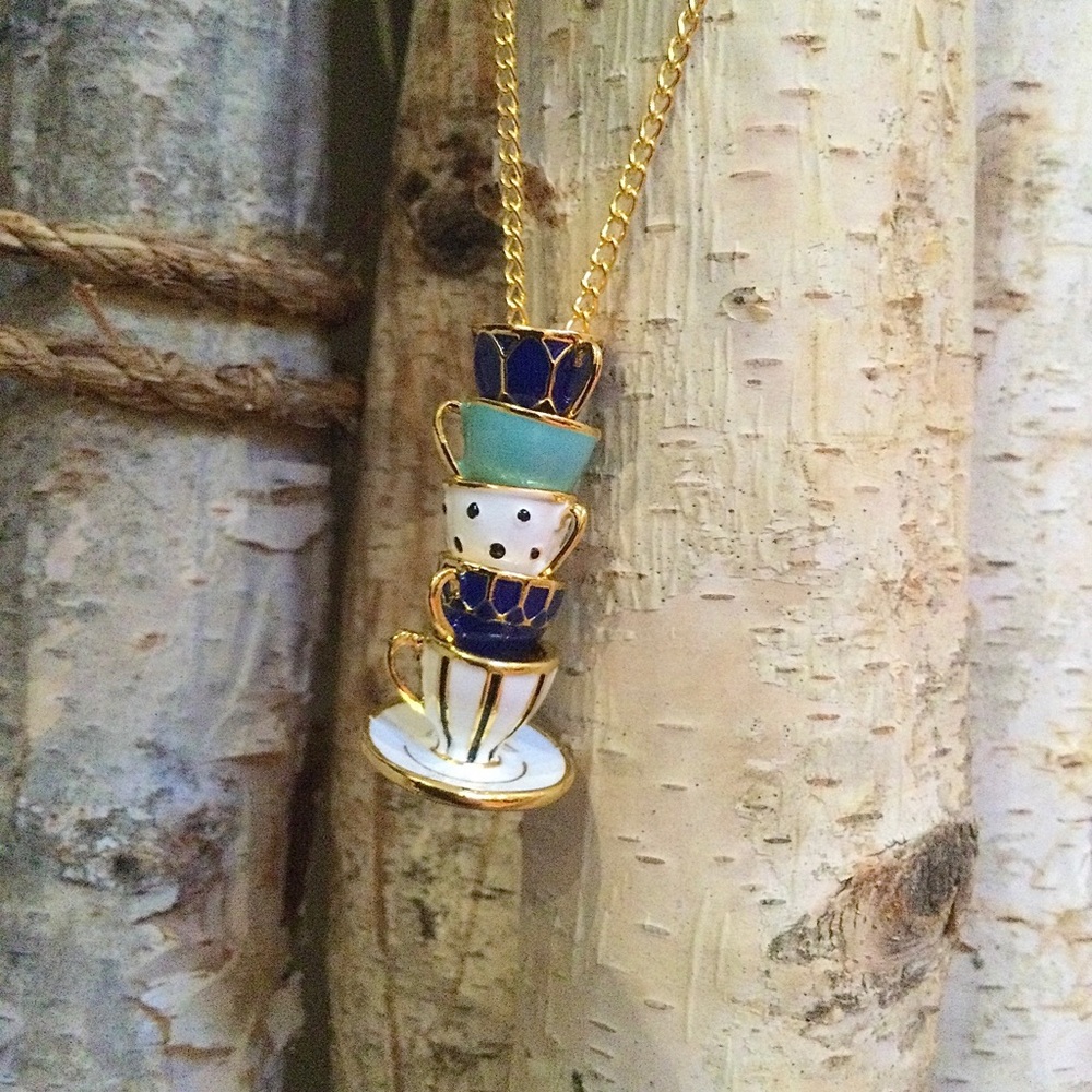 Royal Tea Party - Necklace 🫖